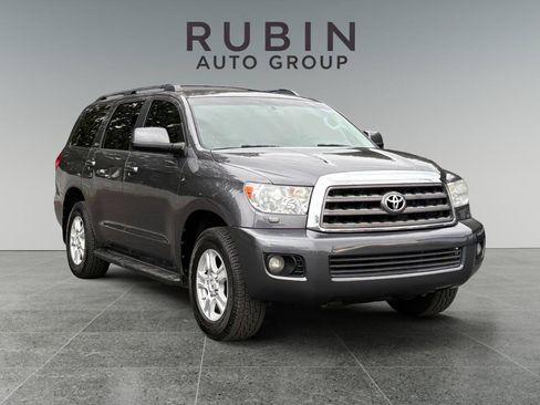 Used 2013 Toyota Sequoia SR5 w/ Premium Pkg AWD/4WD image 1