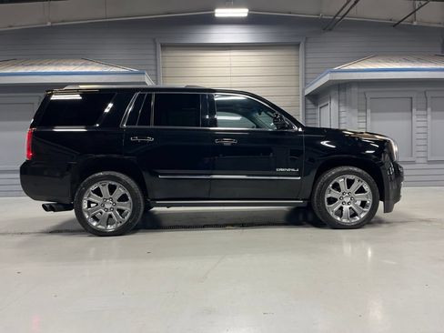 Used 2017 GMC Yukon Denali w/ Open Road Package AWD/4WD image 8