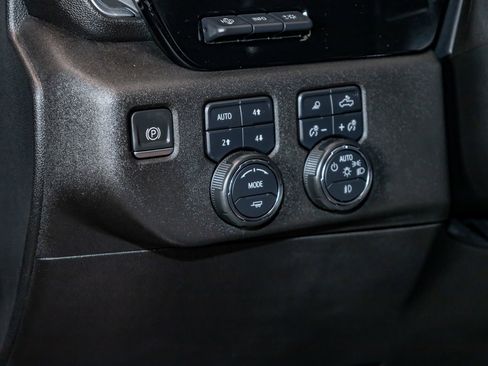 Used 2023 Chevrolet Silverado 1500 High Country w/ Technology Package image 21