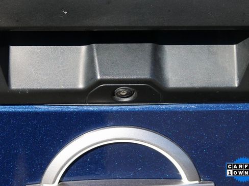 Used 2022 Nissan Frontier SV w/ Technology Package image 41