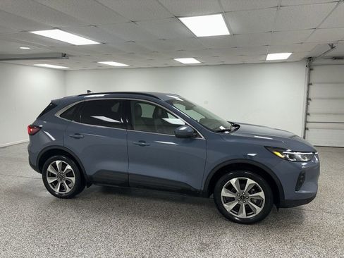 Used 2025 Ford Escape Platinum image 1