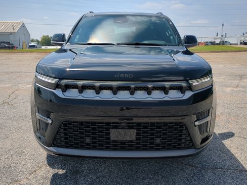 New 2026 Jeep Grand Wagoneer 2WD image 7