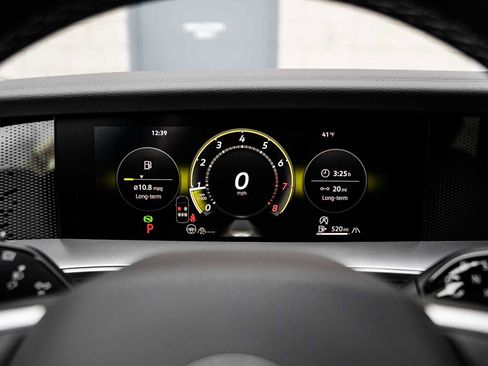 New 2026 Volkswagen Tiguan SE image 7