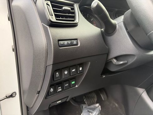 Used 2019 Nissan Rogue SL w/ Premium Package AWD/4WD image 16