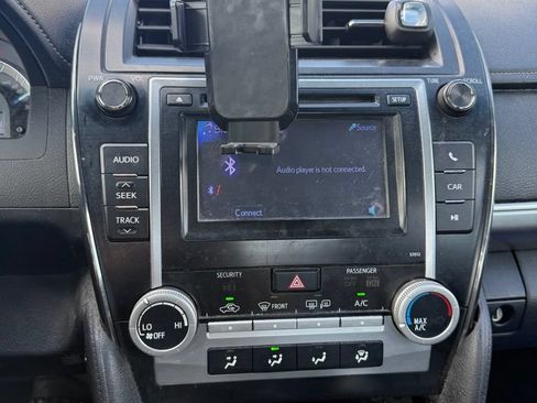Used 2012 Toyota Camry SE FWD image 5