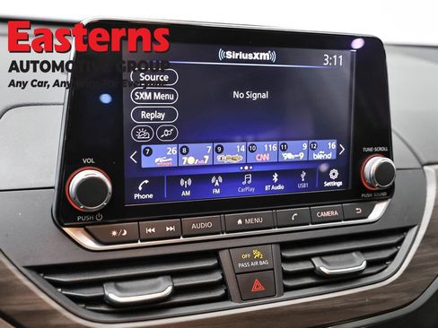 Used 2025 Nissan Altima 2.5 SV FWD image 19