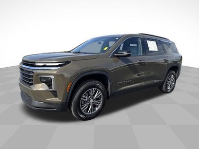 Used 2024 Chevrolet Traverse LT