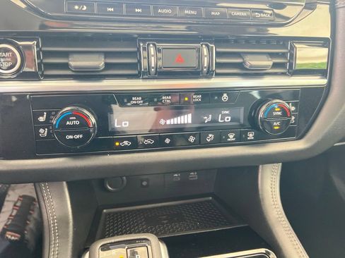 Certified 2024 Nissan Pathfinder Platinum AWD/4WD image 58