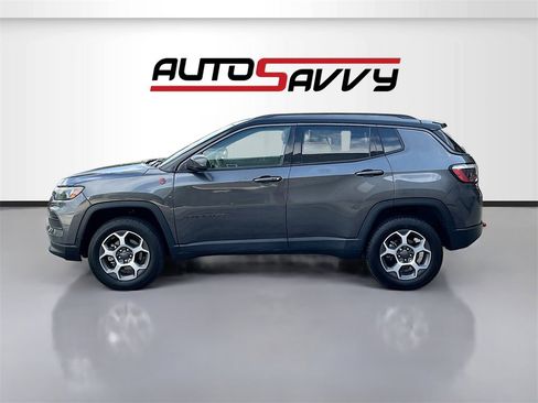 Used 2022 Jeep Compass Trailhawk image 4
