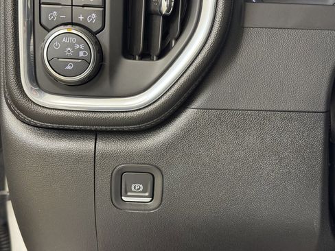 Used 2023 Chevrolet Silverado 2500 LTZ w/ LTZ Convenience Package image 31