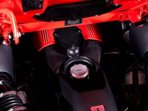 Used 2019 Ferrari 488 Spider image 10