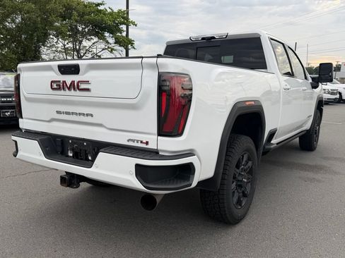 Used 2024 GMC Sierra 2500 AT4 w/ AT4 Premium Plus Package AWD/4WD image 7