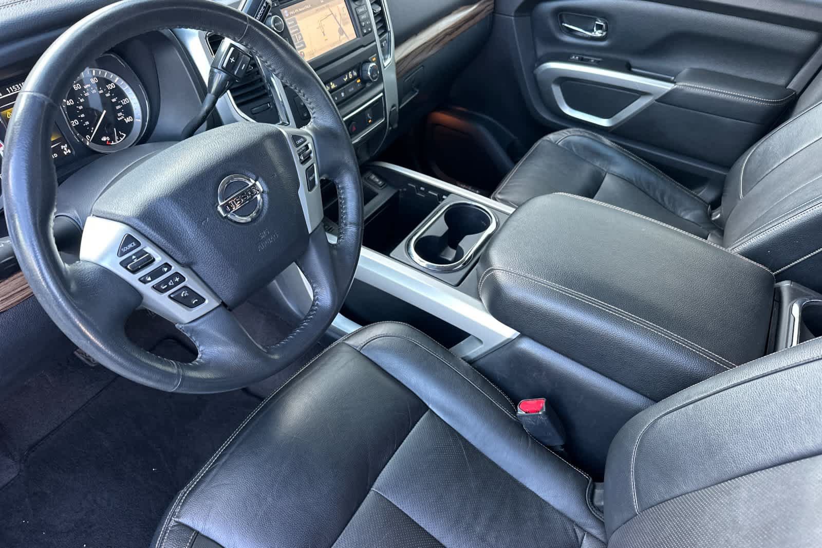 Used 2017 Nissan Titan SL AWD/4WD image 11