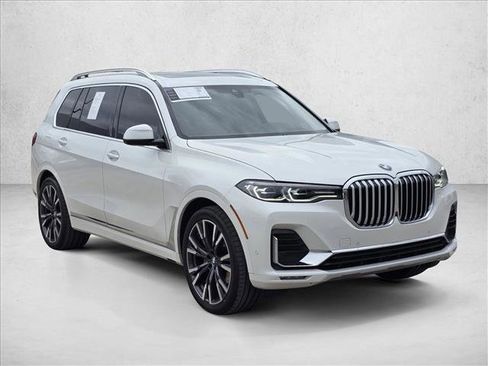 Used 2022 BMW X7 xDrive40i w/ Premium Package image 3