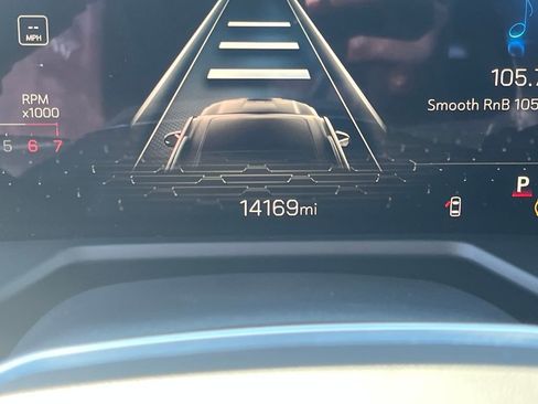 Used 2025 GMC Acadia Elevation image 16