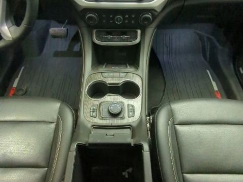 Used 2023 GMC Acadia SLT w/ Elevation Edition image 23