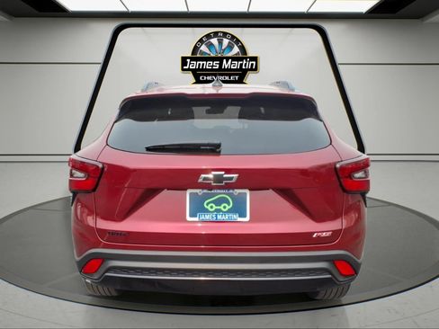 Certified 2024 Chevrolet Trax RS w/ Sunroof Package FWD image 5