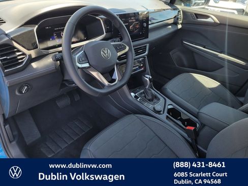 New 2025 Volkswagen Taos SE image 9