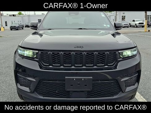 Used 2023 Jeep Grand Cherokee Altitude AWD/4WD image 2