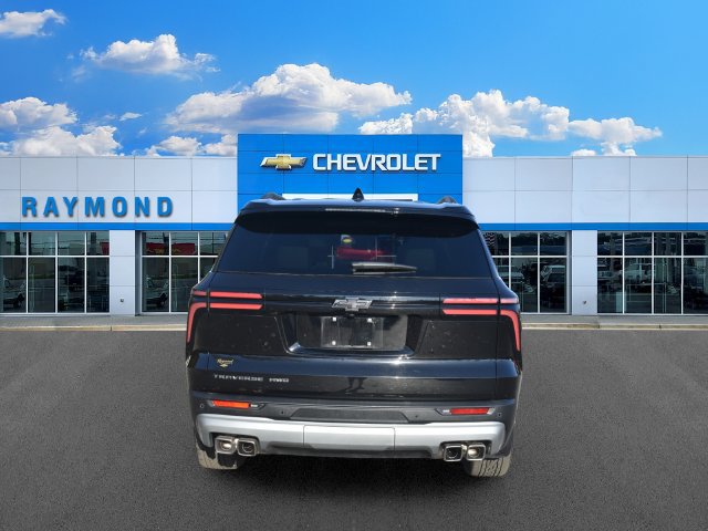 Used 2025 Chevrolet Traverse LT w/ Sun and Wheel Package AWD/4WD image 4