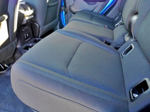 Used 2022 Jeep Gladiator Willys image 16