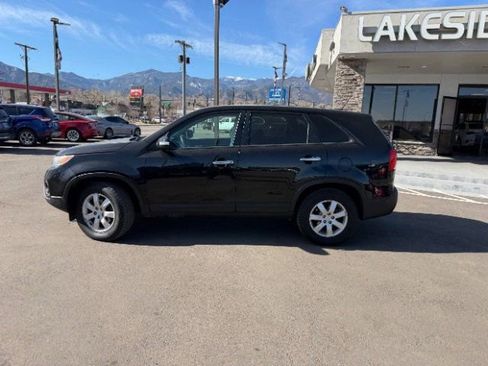 Used 2012 Kia Sorento FWD image 4