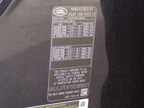 Used 2025 Land Rover Defender 110 S AWD/4WD image 28