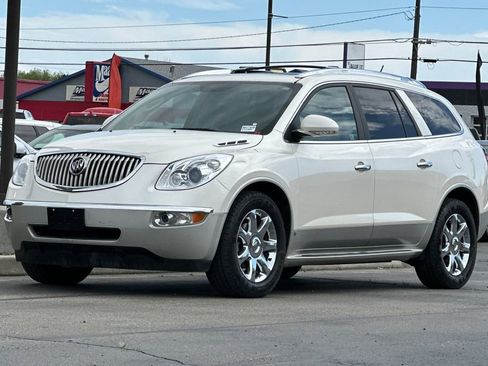 Used 2010 Buick Enclave CXL image 8