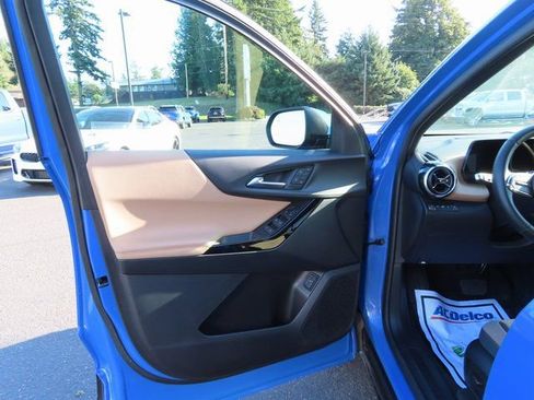 Used 2025 Chevrolet Equinox ACTIV w/ Safety and Technology Package image 11