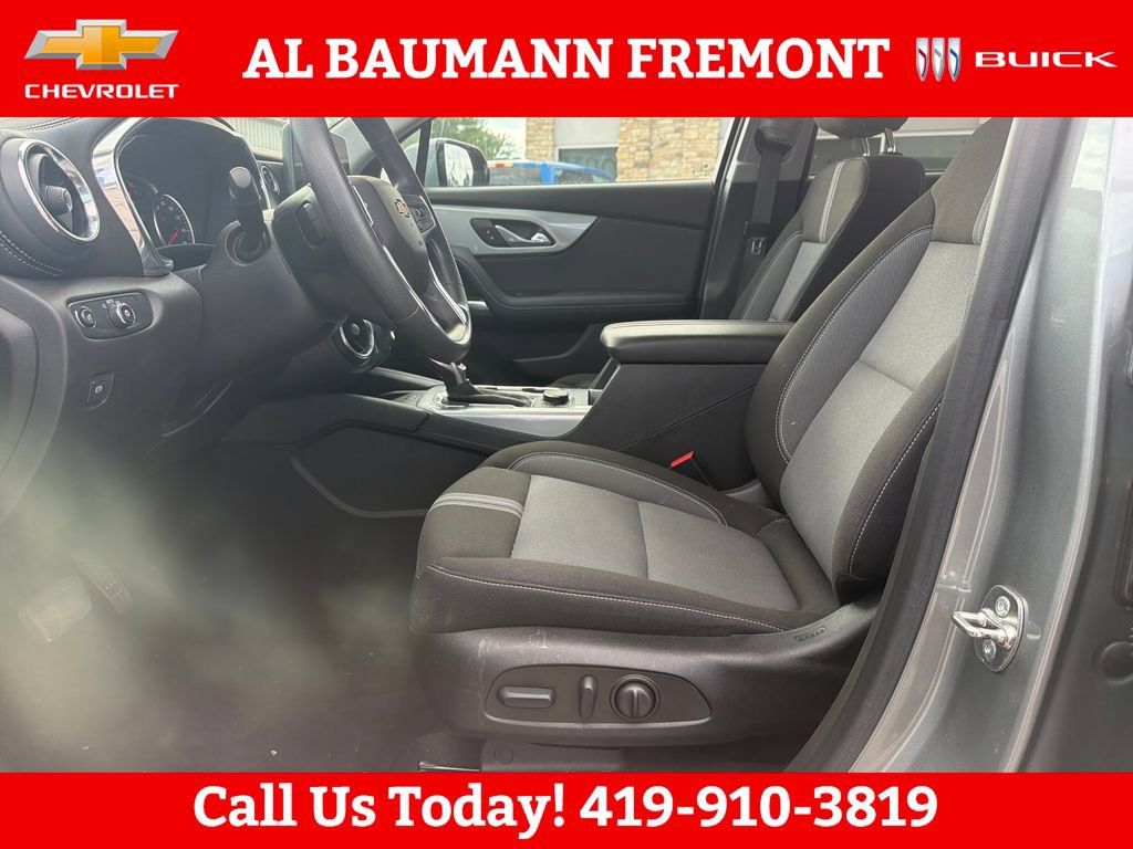 Used 2024 Chevrolet Blazer LT w/ Convenience Package FWD image 9