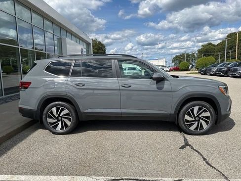 New 2026 Volkswagen Atlas SE image 8