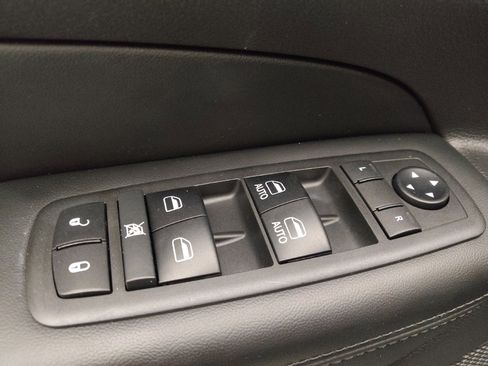 Used 2018 Jeep Grand Cherokee Laredo image 27