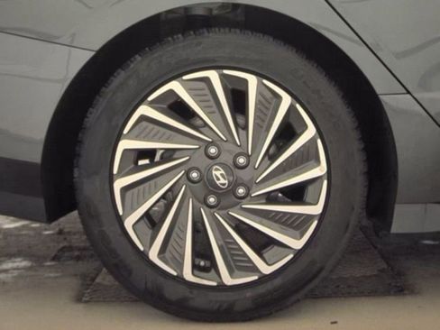 Used 2025 Hyundai Sonata SEL FWD image 17