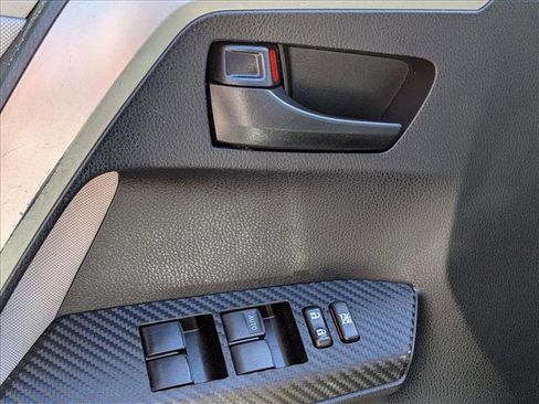 Used 2013 Toyota RAV4 LE image 4