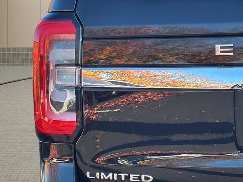 Used 2024 Ford Expedition Limited image 46