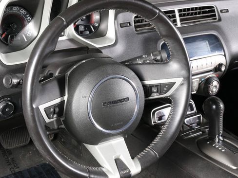 Used 2010 Chevrolet Camaro SS RWD image 29