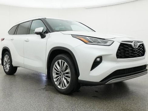 New 2026 Toyota Highlander Platinum AWD/4WD image 29