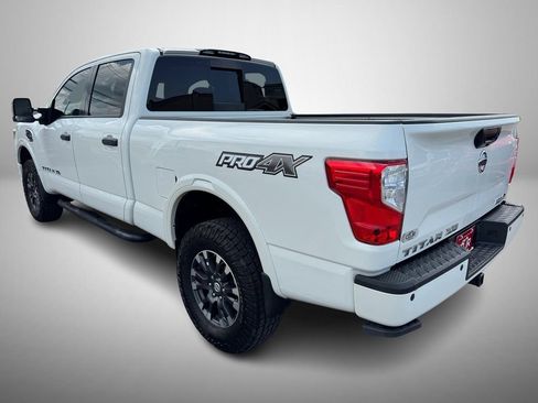 Used 2018 Nissan Titan PRO-4X w/ Pro-4x Convenience Package AWD/4WD image 4