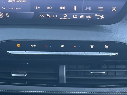 Used 2025 Buick Enclave Preferred image 28