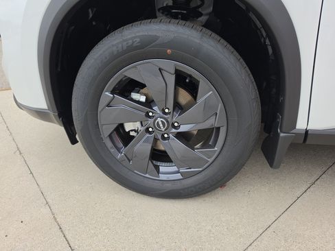 New 2026 Nissan Rogue SV w/ Cold Weather Package AWD/4WD image 11