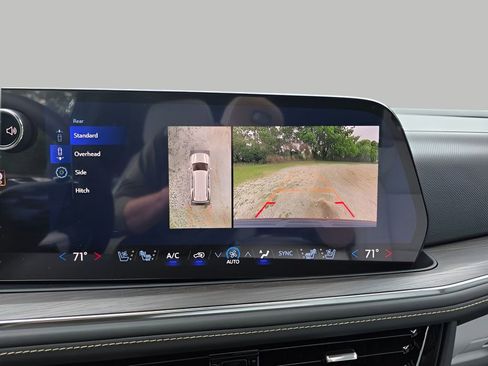 New 2026 Chevrolet Tahoe Premier w/ Sun And Tow Package AWD/4WD image 28