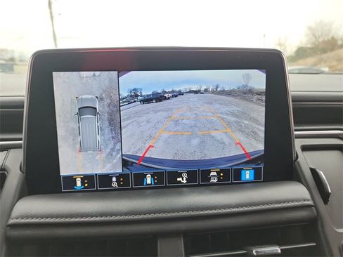 Used 2021 Chevrolet Tahoe LT w/ LT Signature Package image 28