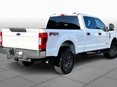 Used 2021 Ford F250 XLT w/ FX4 Off-Road Package image 12