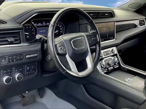Used 2021 GMC Yukon Denali w/ Advanced Technology Package image 13