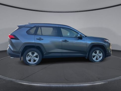 Used 2025 Toyota RAV4 XLE FWD image 9