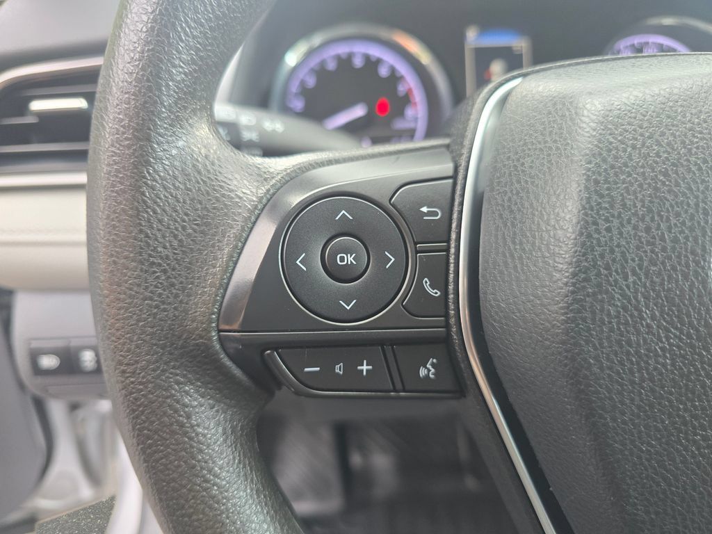 Used 2019 Toyota Camry LE FWD image 19