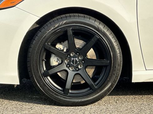 Used 2020 Toyota Camry SE image 24