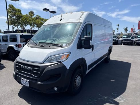 Used 2024 RAM ProMaster 2500 w/ Convenience Group FWD image 1
