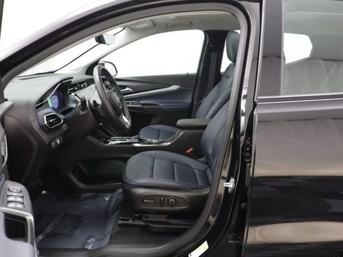 Used 2023 Chevrolet Bolt EUV Premier w/ Sun & Sound Package image 6