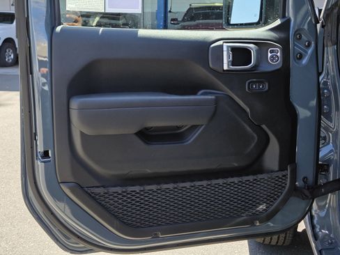 New 2026 Jeep Gladiator Sport AWD/4WD image 6